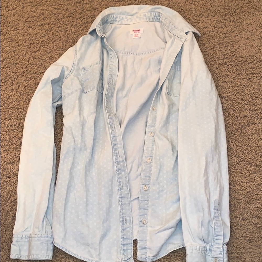 Mossimo button up shirt !